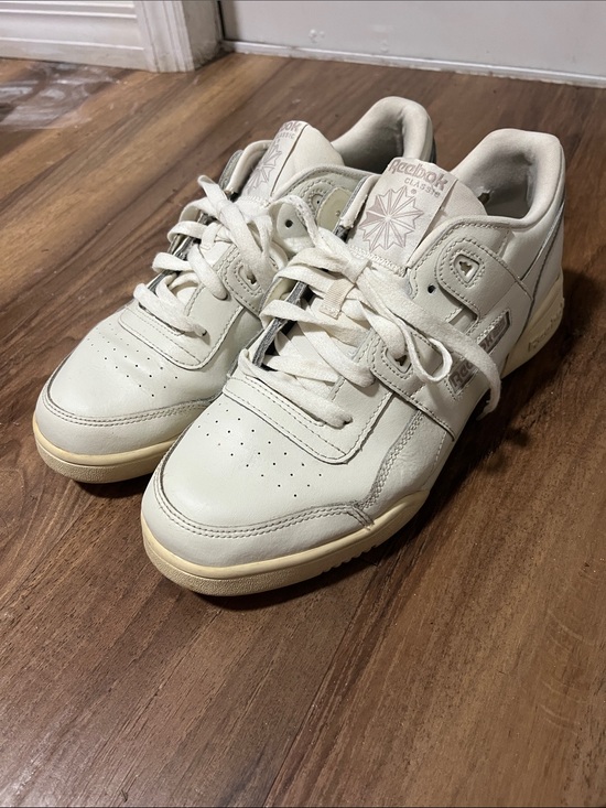Reebok Shoes - Reebok Leather Sneaker